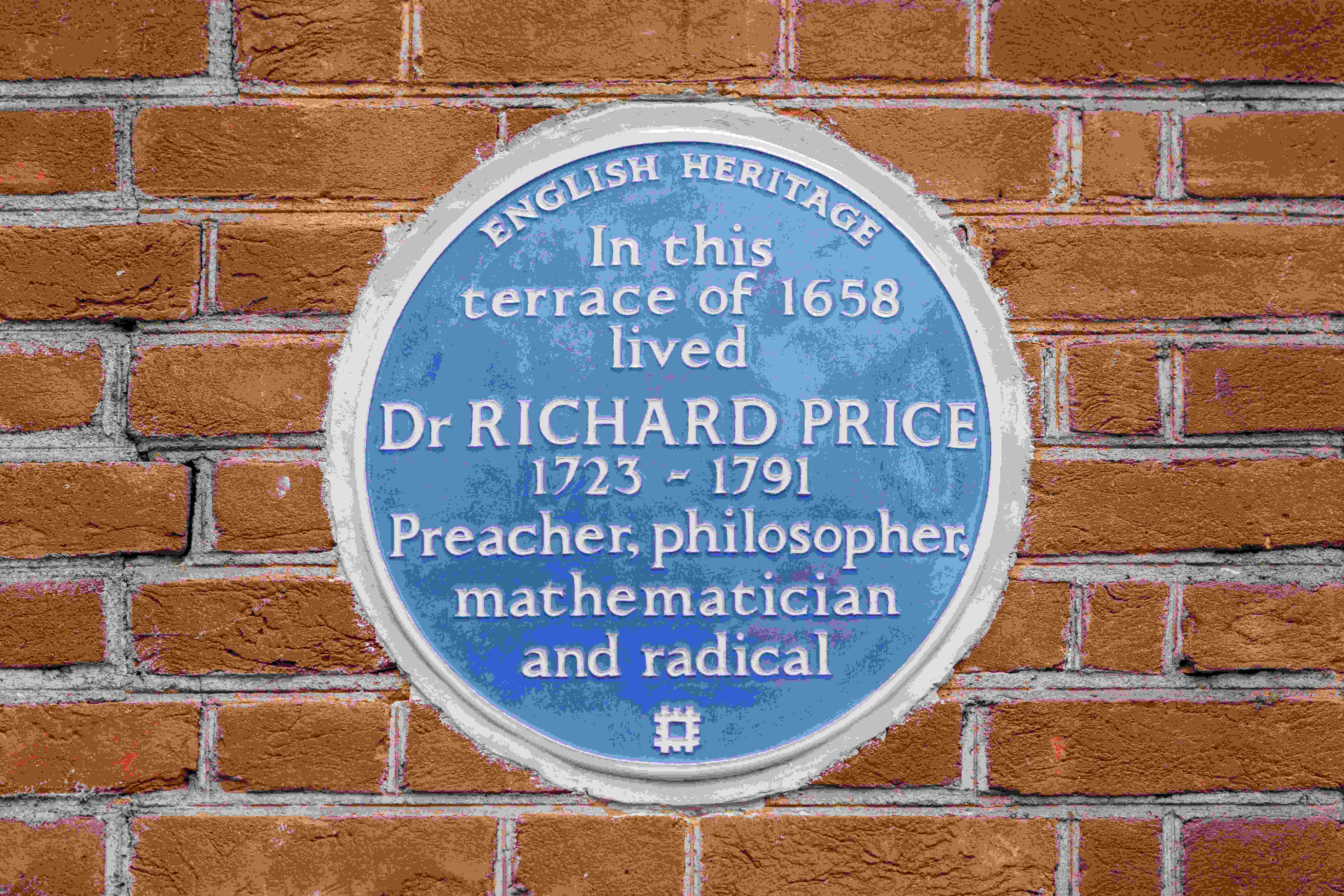 Dr Richard Price's London blue plaque. It reads: "In this terrace of 1658 lived Dr Richard Price, 1723-1791. Preacher, philosopher, mathematician and radical."