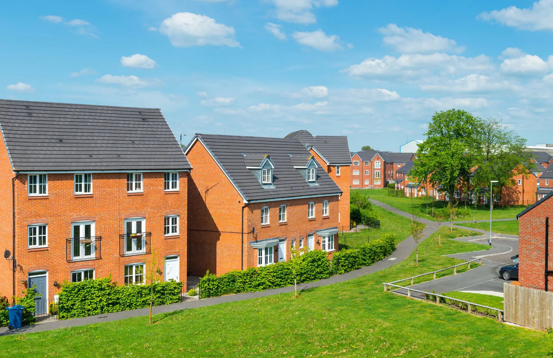 UK Housing 1930 × 1250